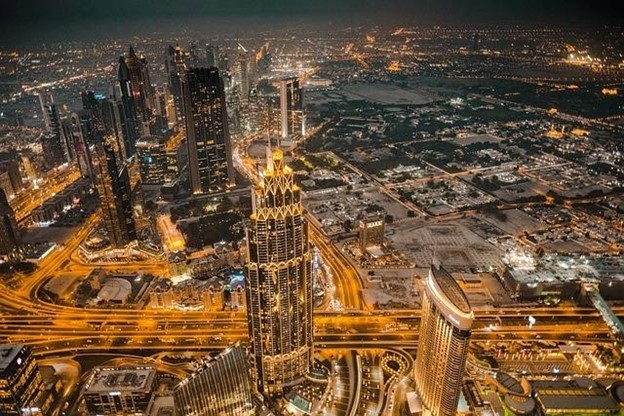 Arabian Nights in Dubai: Luxury and Extravagance in the Desert Oasis